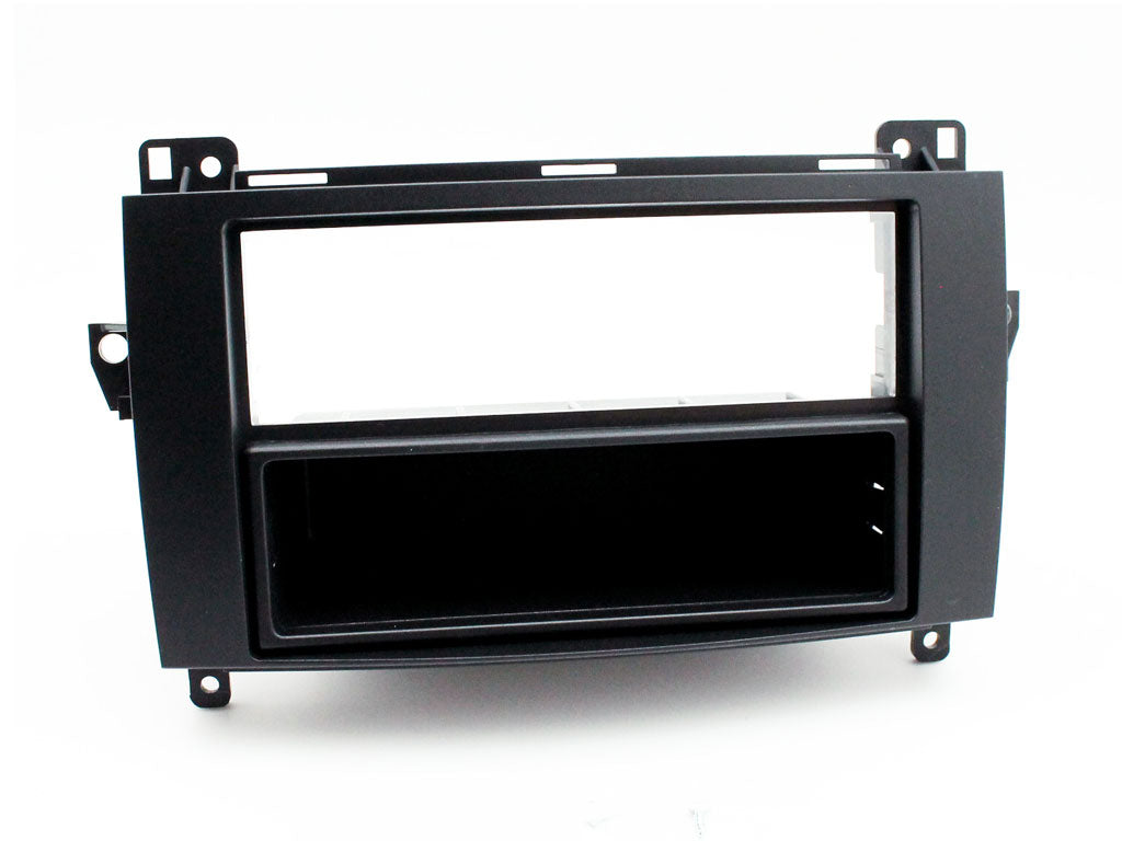 21CT24MB06 1-DIN Cornice per Mercedes