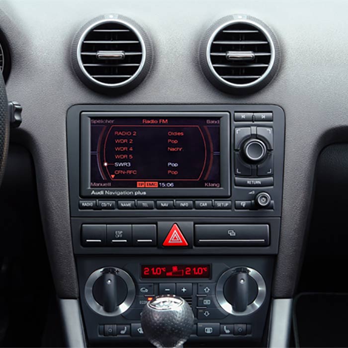 Kit 2-DIN 8" per Audi A3 con display