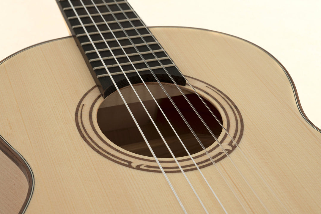 GEWA chitarra classica Pro Natura Silver Solid Spruce / Maple - misura 1/4