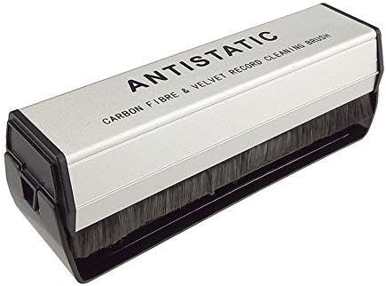 Carbon fiber and velvetbrush for vinyl records