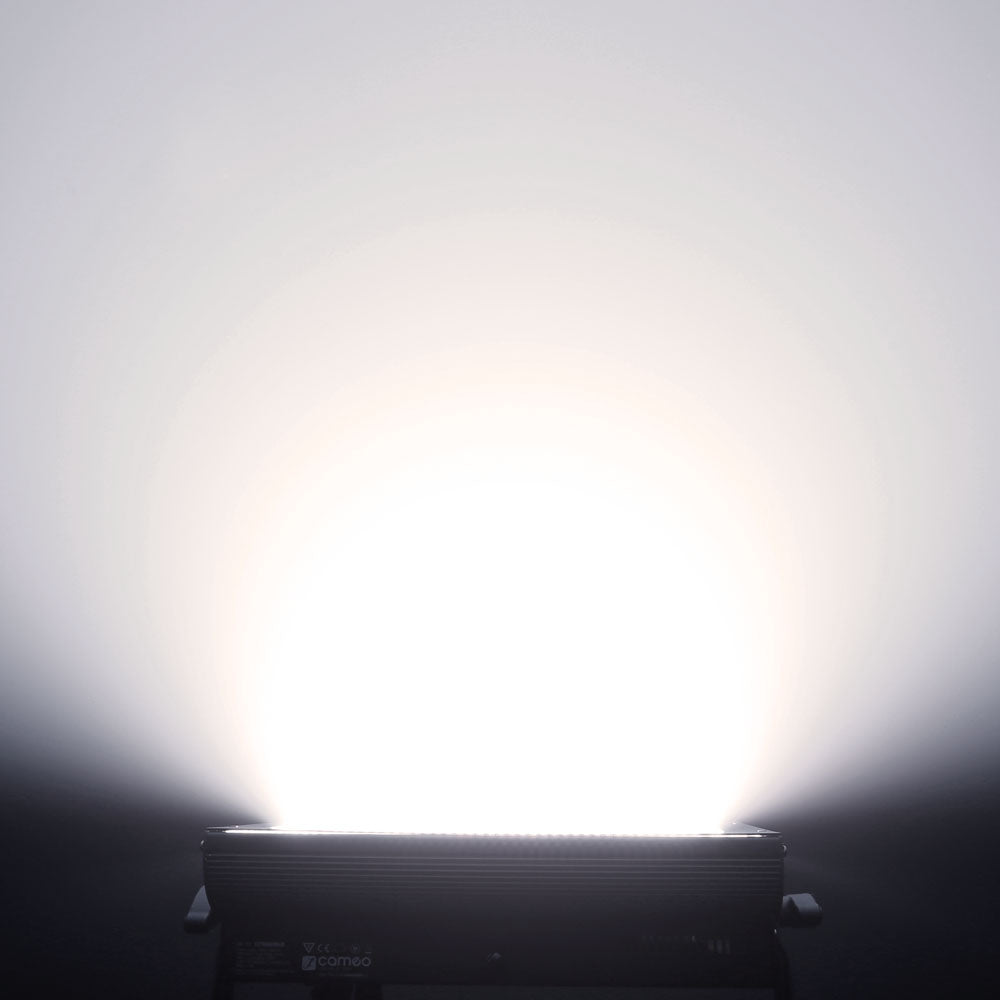 Cameo THUNDER® WASH 600 W - luce strobe-, blinder- e wash 3-in-1 648 x 0,2 W luce bianca