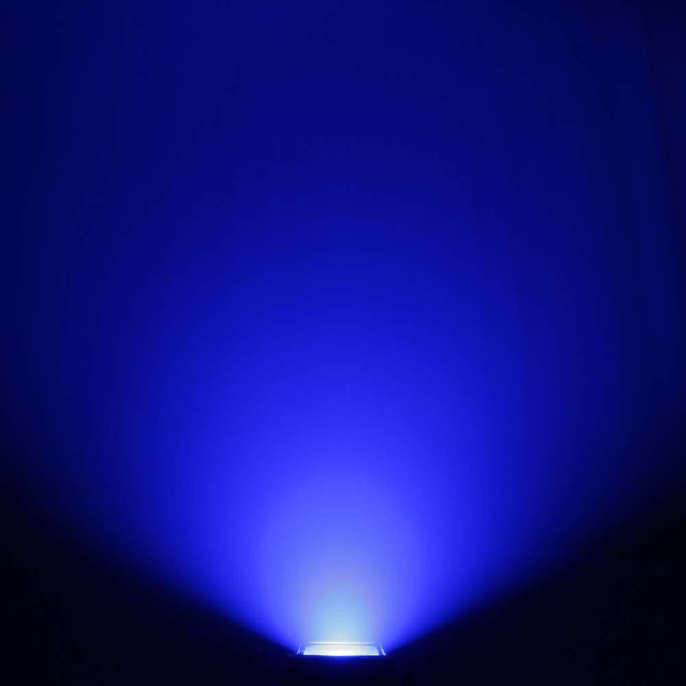 Cameo FLAT PRO FLOOD IP65 TRI