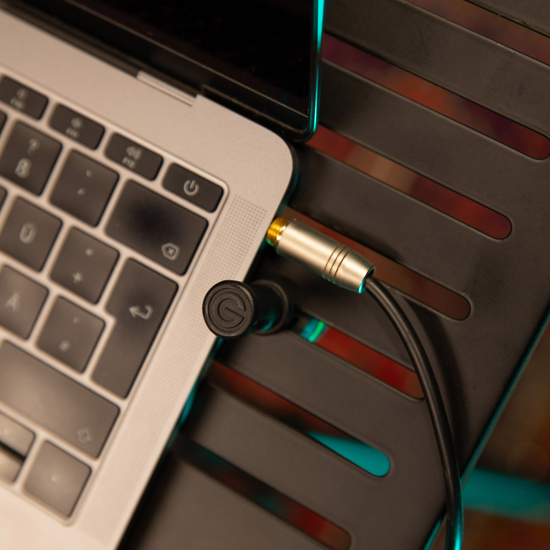 Gravity LTS T 02 B - Supporto universale per laptop con perni di sostegno regolabili e base in acciaio, nero