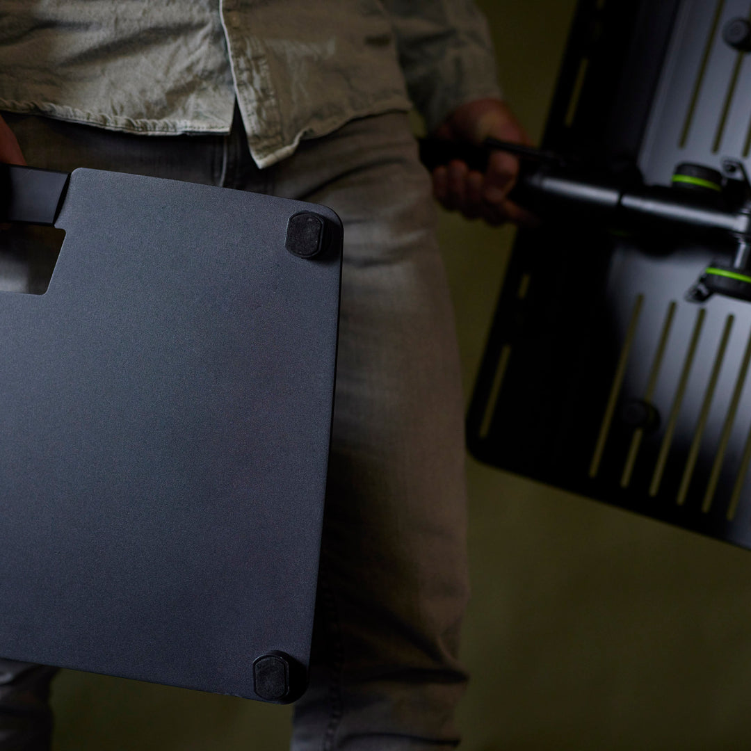 Gravity LTS T 02 B - Supporto universale per laptop con perni di sostegno regolabili e base in acciaio, nero
