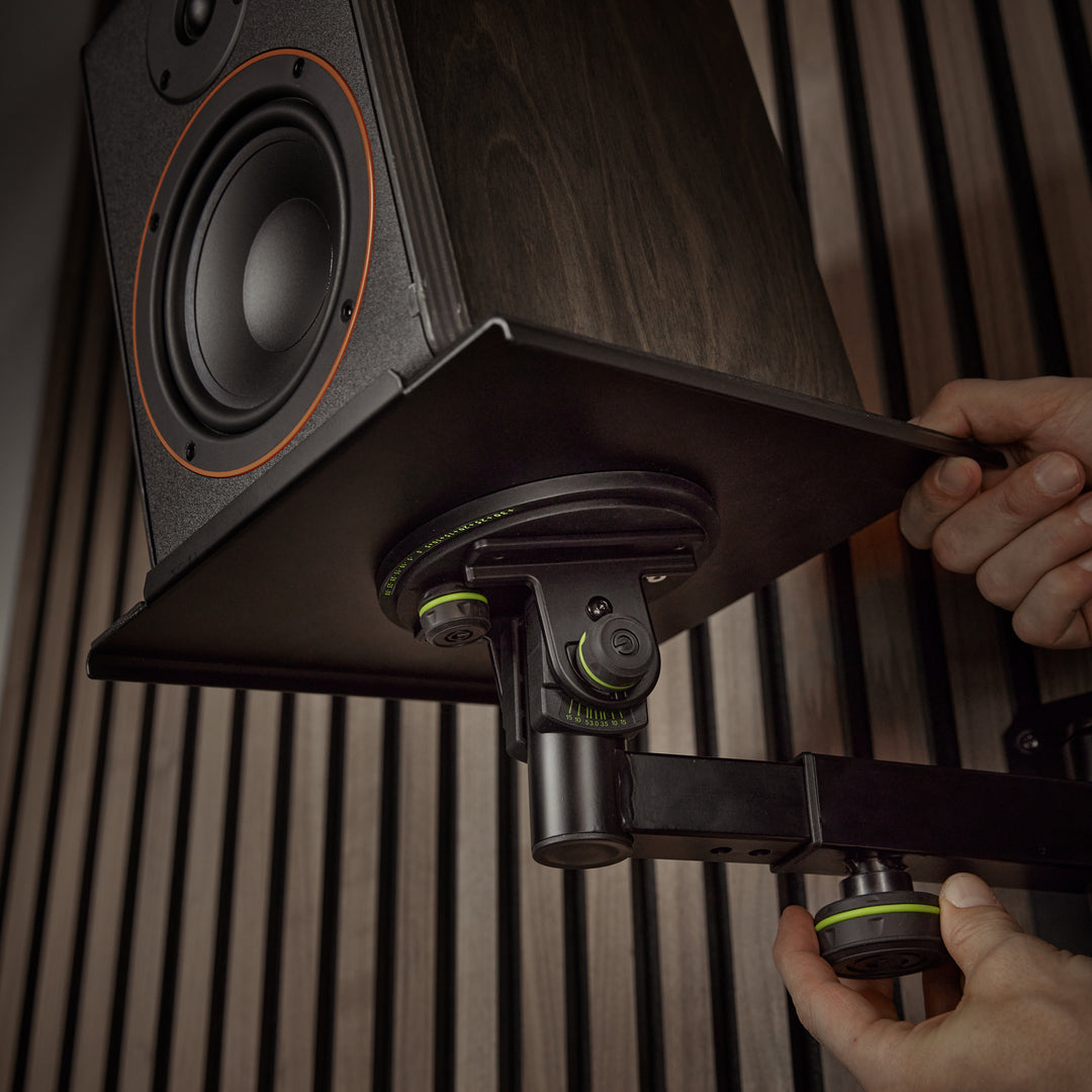 Gravity SP WM 1 B - supporto da parete per monitor da studio con possibilità di inclinazione e rotazione