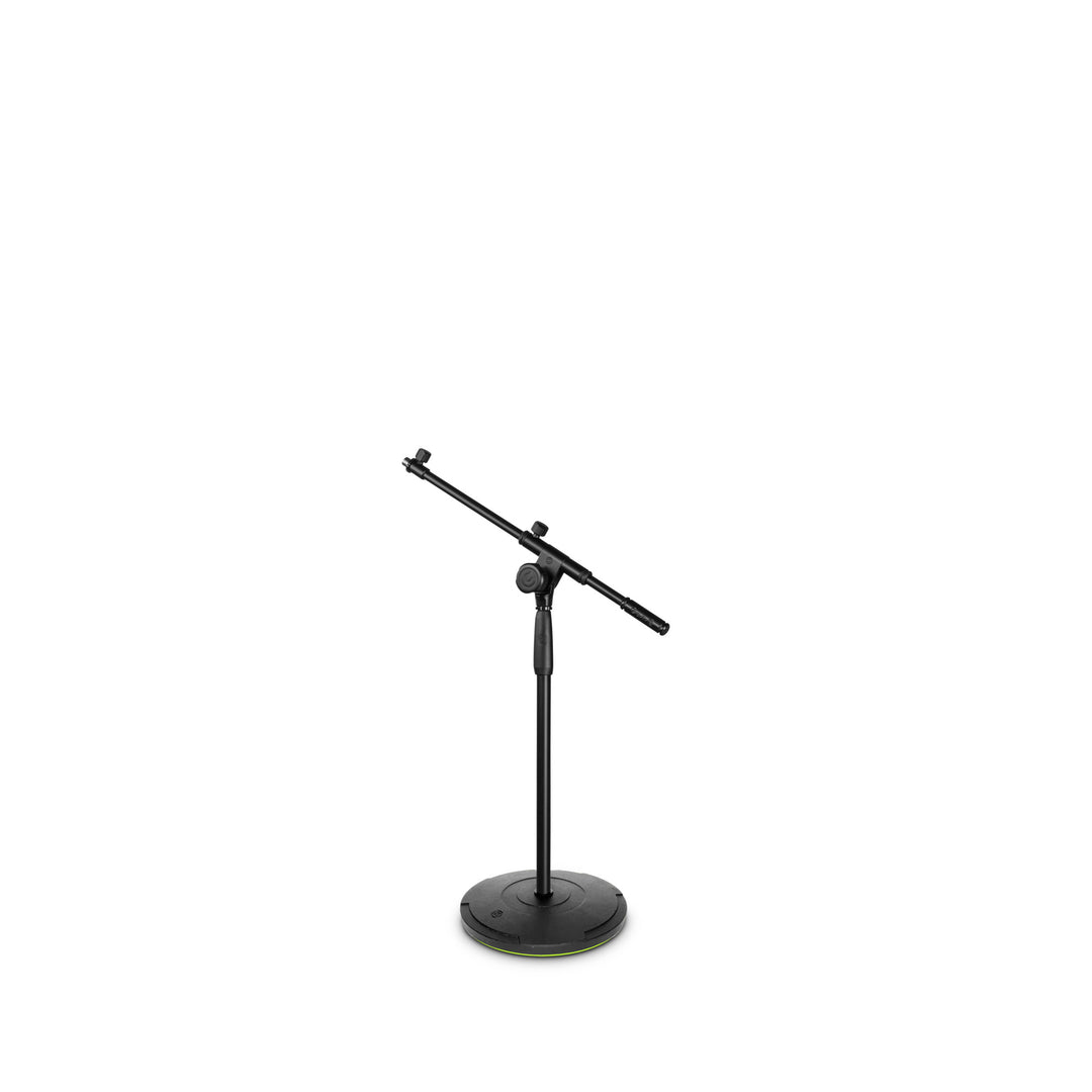 Gravity TMS 2222 - Supporto per microfono della serie tour corto con base rotonda e braccio telescopico con regolazione a 2 punti