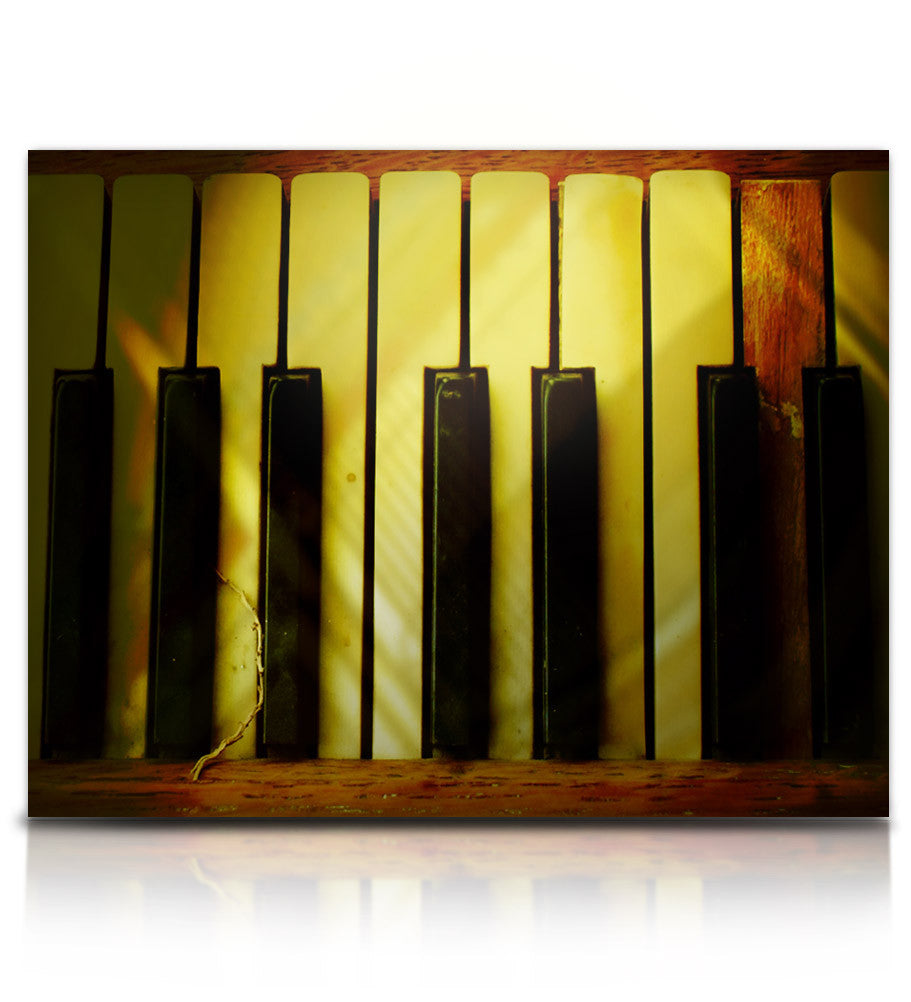 Vecchio pianoforte della nonna malconcio