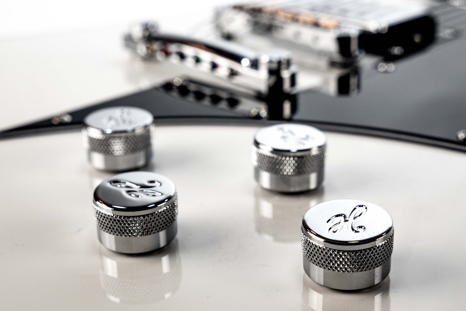 Hagstrom The Phantom Electric Guitar (White)