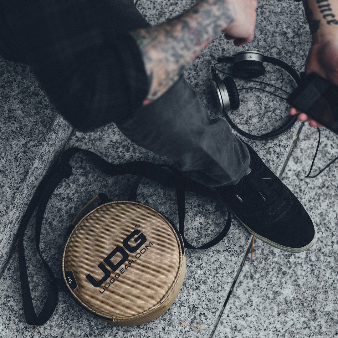 UDG Ultimate DIGI Cuffie bag Oro