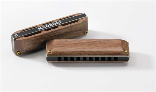 Armonica blues in legno Suzuki Manji M-20W. Tonalità: A