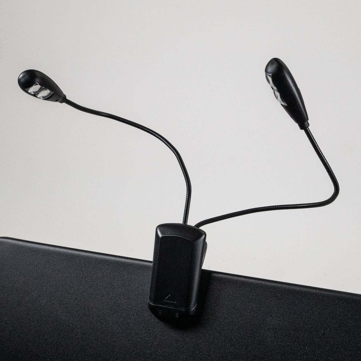 Grooveland Doppia Lampada LED per Leggio