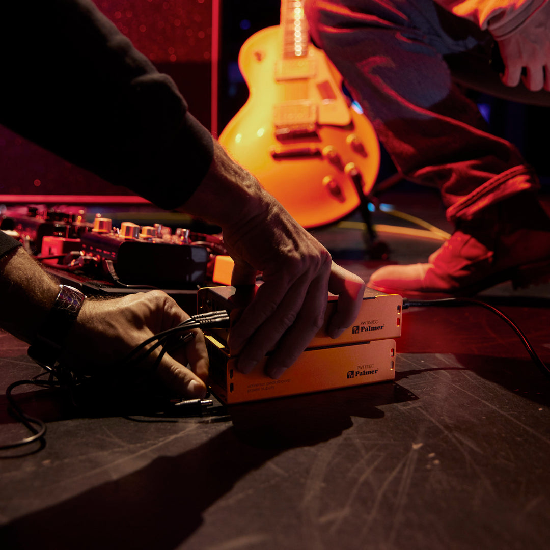 Palmer PWT 12 IEC - alimentatore universale per pedalboard con USB