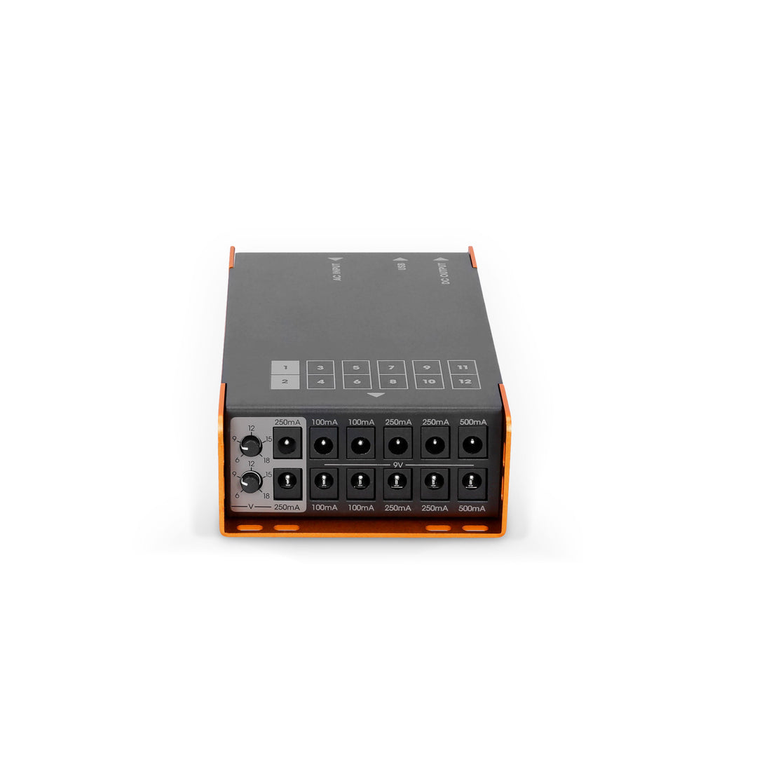 Palmer PWT 12 IEC - alimentatore universale per pedalboard con USB