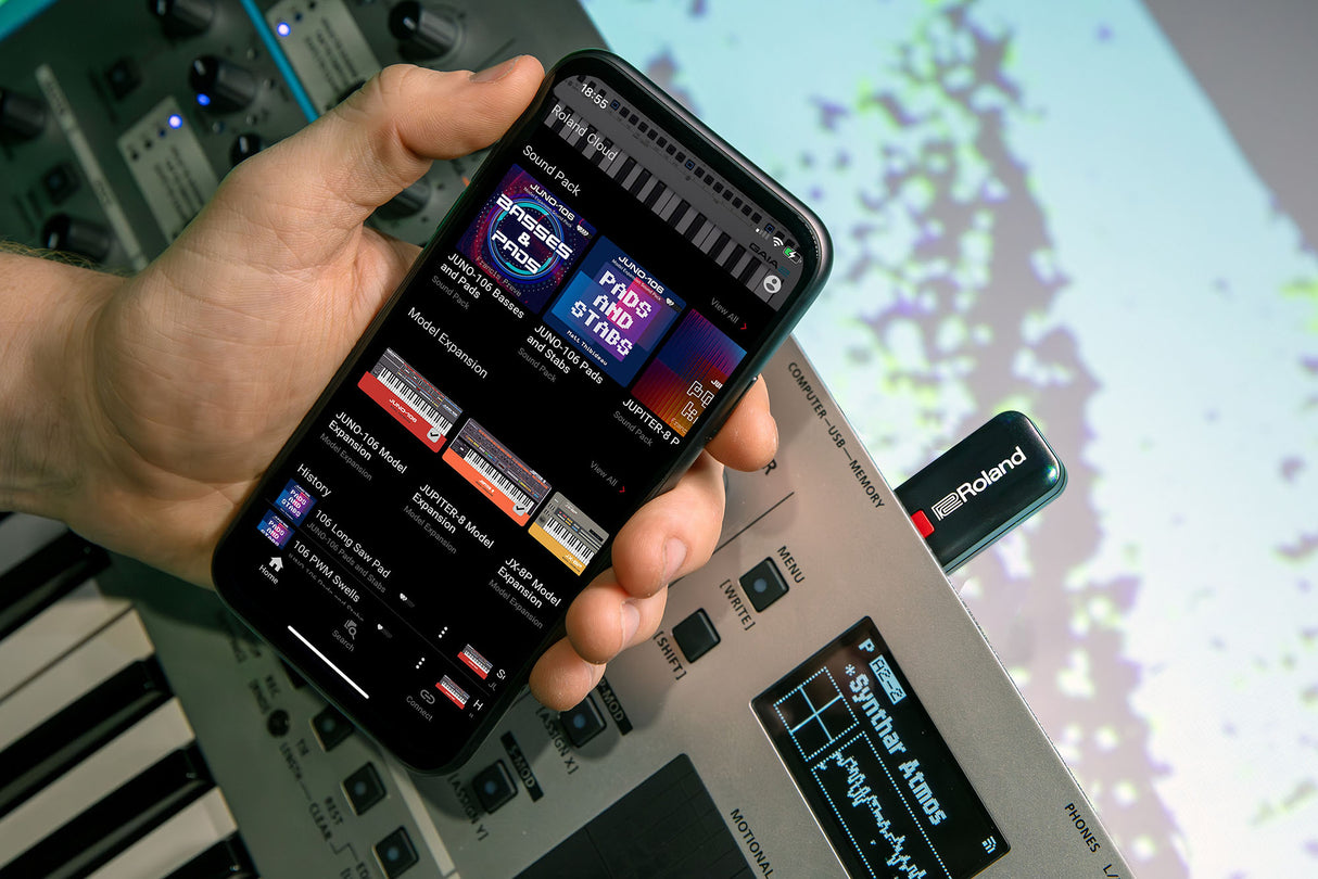 Roland GAIA 2 Synthesizer