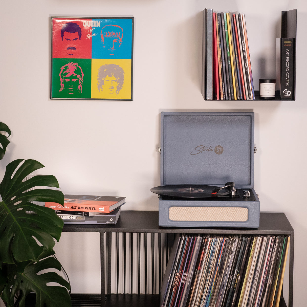 Studio 57 Groovy Turntable (Blue)