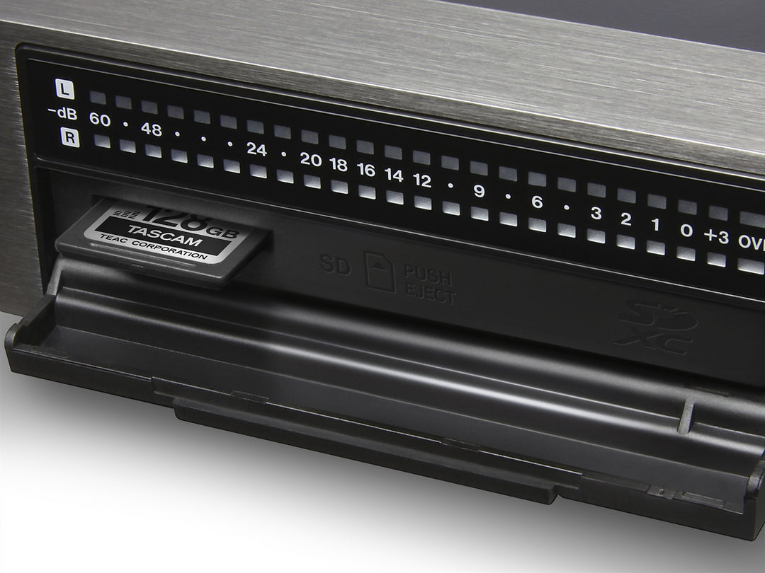 Tascam registratore master DSD/PCM a 2 canali e convertitore AD/DA
