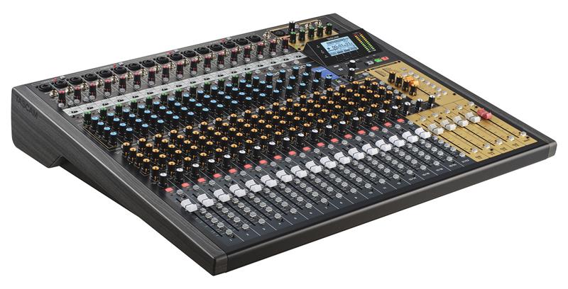 Tascam Model 2400 mixer digitale e registratore digitale a 24 tracce