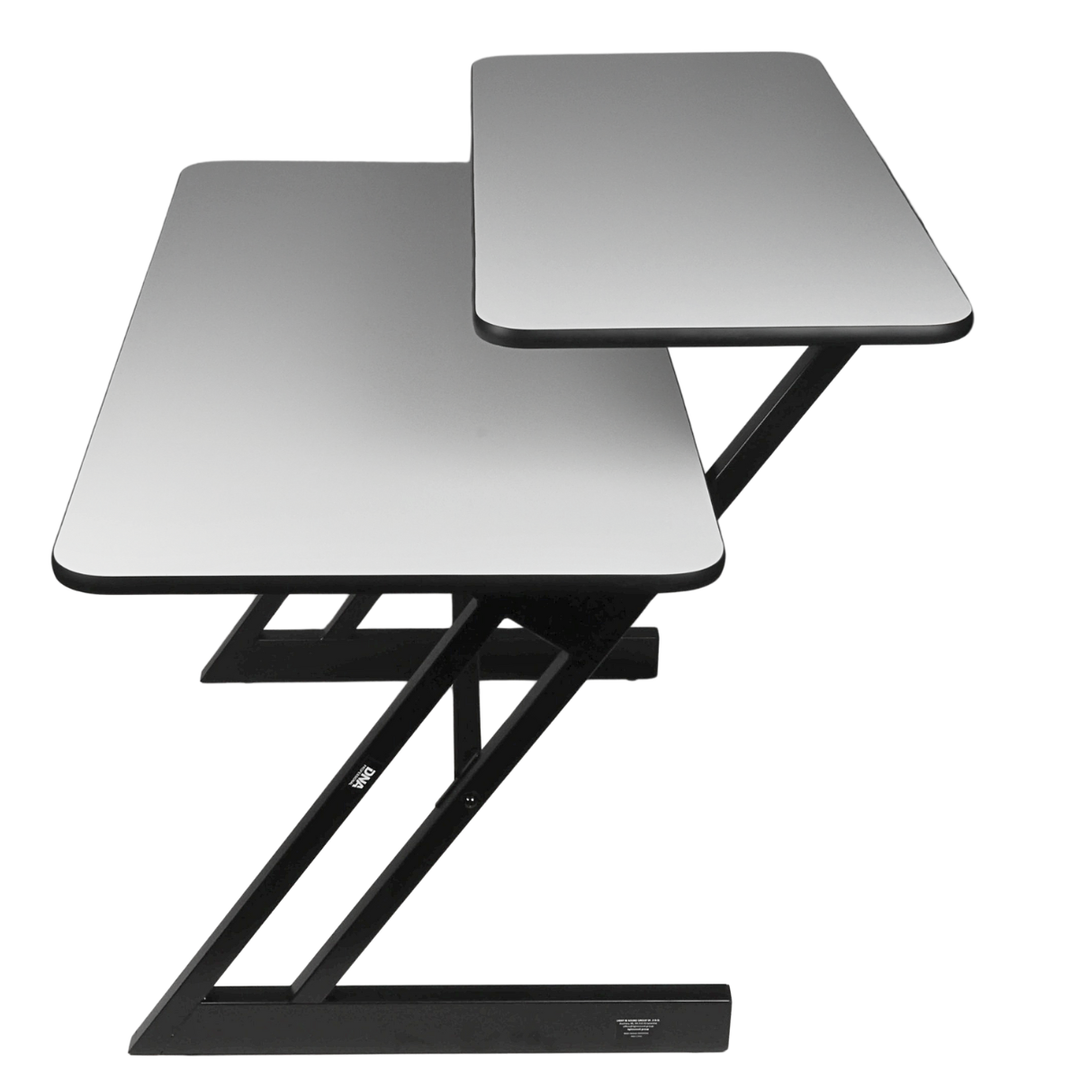 Tavolo da studio con ripiani ed estrazione per keyboard (120 cm)