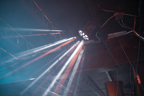 Hvorfor billige LED-lamper virker svagere end professionelle (selv med samme lumen)