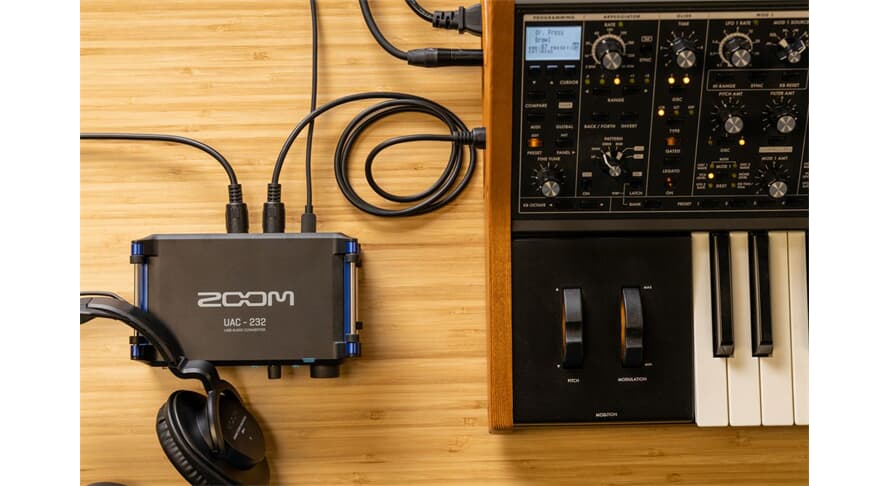 Zoom UAC-232 Schede Audio