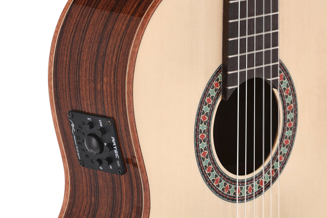 Manuel Rodriguez ACADEMIA Series Santos Pavo Real - E-Acoustic abete/Santos (EX-SS-EA gloss)