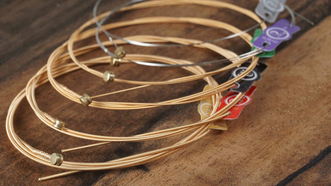 Corde Adamas per chitarre acustiche Adamas Phosphor Bronze Historic Reissue - Set da 3 Ex-Light .010 (1717-3)
