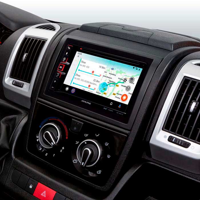 Alpine INE-W611DC stazione multimediale 2-DIN con scheda camion