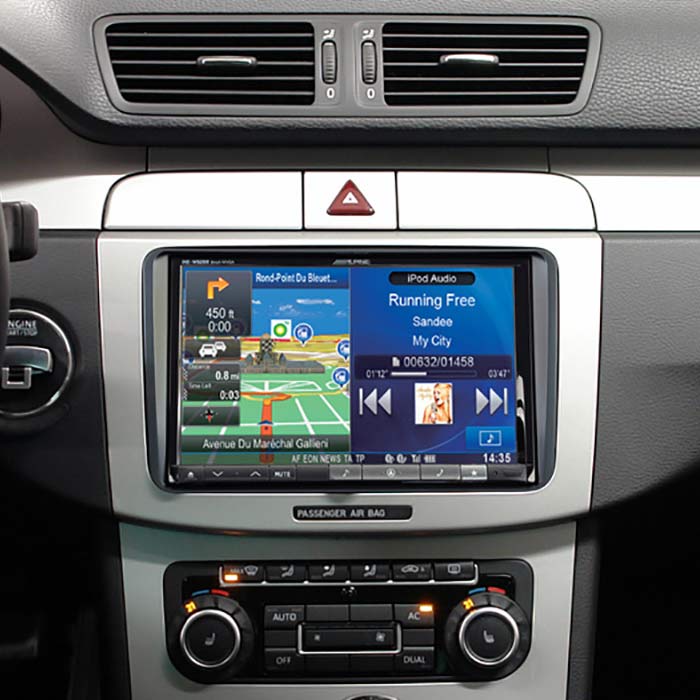 Kit di montaggio 2-DIN 8" per VW con display bianco