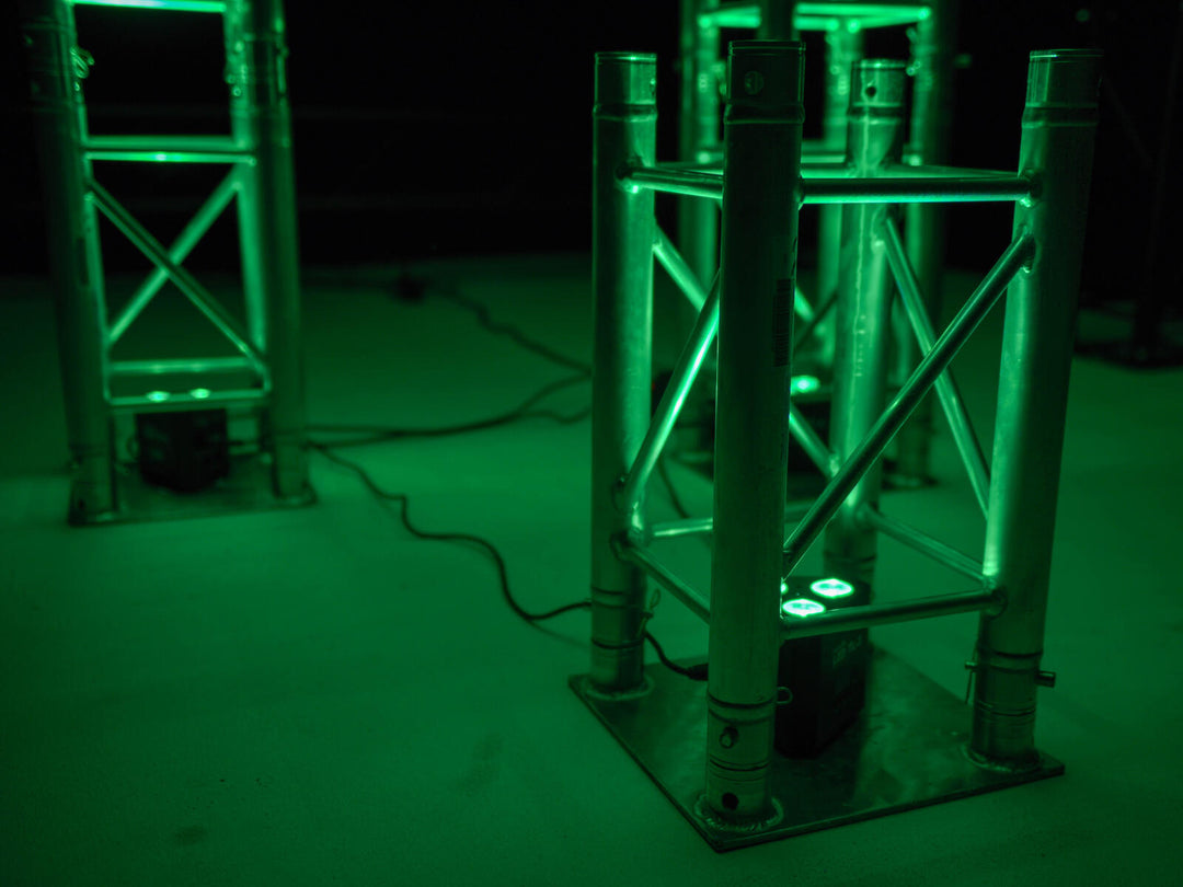 Eurolite LED TL-3 RGB+UV luce per truss