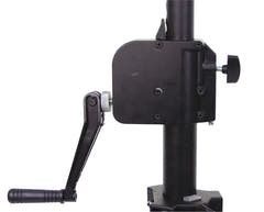 EUROLITE STW-370A Stand azionato da verricello 370cm alu