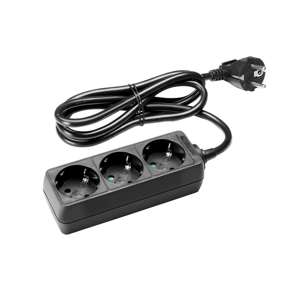 Adam Hall Power socket with/3 schuko sockets