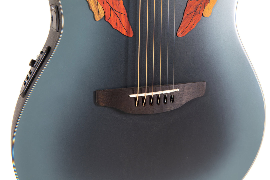 Ovation E-Acoustic Chitarre Celebrity Elite Mid Cutaway - Reverse Blue Burst (CE44-RBB-G)