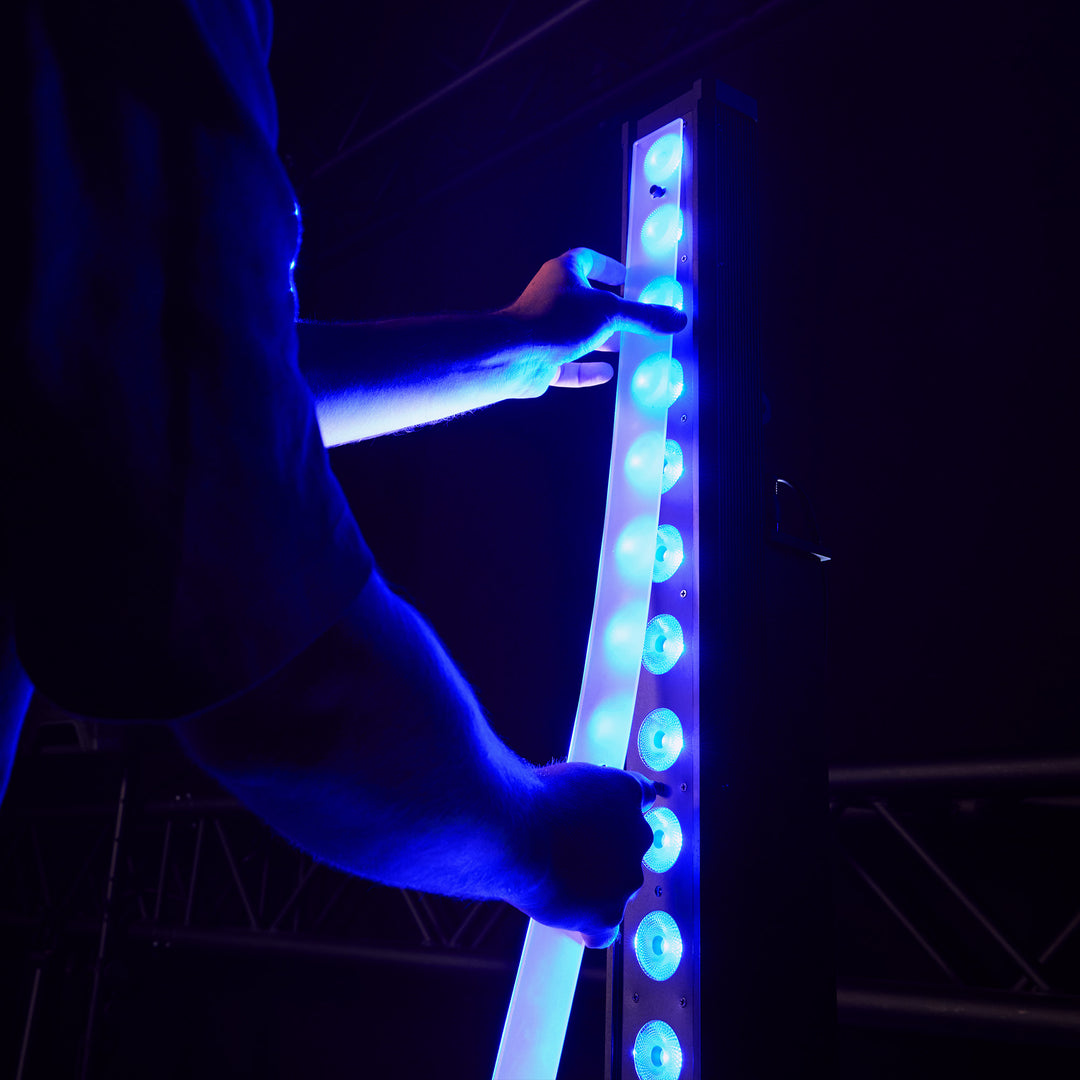 Cameo ROOT® BAR 6 - 16 x 12 W RGBAW + Barra UV-LED
