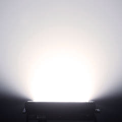 Cameo THUNDER® WASH 600 W - luce strobe-, blinder- e wash 3-in-1 648 x 0,2 W luce bianca