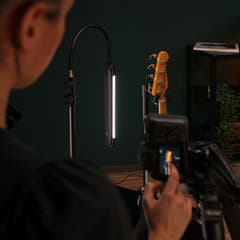 Gravity LED STICK 1 B - Barra luminosa LED compatta, magnetica e dimmerabile con porta di ricarica USB
