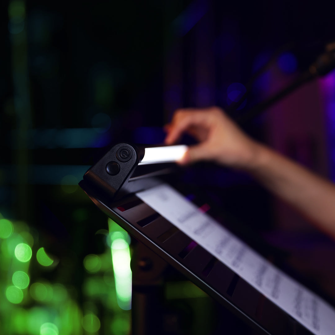 Gravity LED STICK 1 B - Barra luminosa LED compatta, magnetica e dimmerabile con porta di ricarica USB