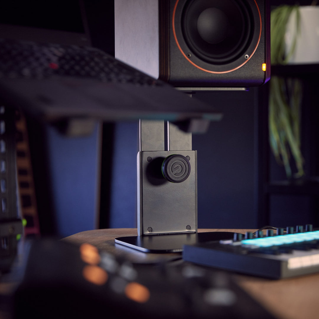 Gravity SP 3102 C B - Supporto da tavolo compatto per monitor da studio