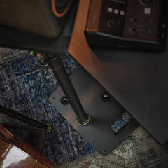 Gravity SP 3202 CS B - Supporto per altoparlante per monitor da studio con base quadrata in acciaio