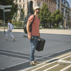 Gravity SP 5112 B - Supporto per altoparlante da viaggio