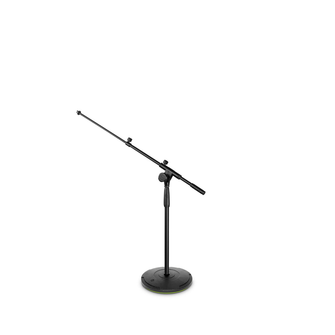 Gravity TMS 2222 - Supporto per microfono della serie tour corto con base rotonda e braccio telescopico con regolazione a 2 punti