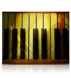 Vecchio pianoforte della nonna malconcio