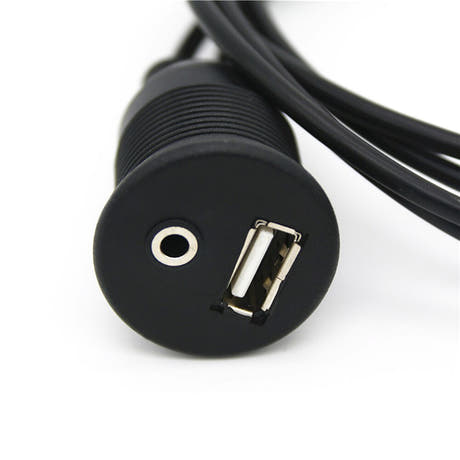 Adattatore USB/AUX Universale