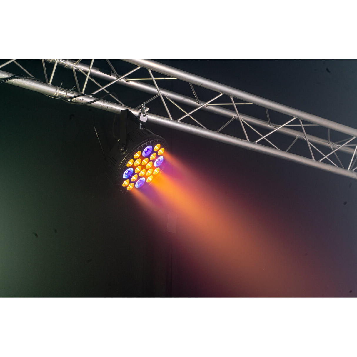 Ibiza XL RGBW+UV par lamp (16x6 + 4x30 Watt)