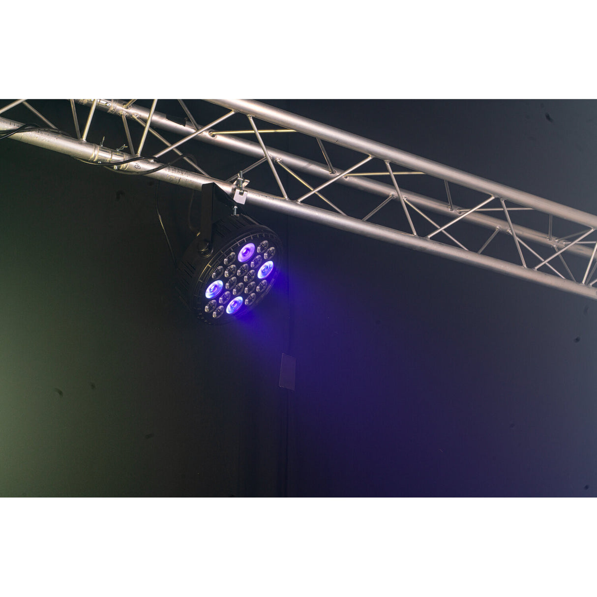 Ibiza XL RGBW+UV par lamp (16x6 + 4x30 Watt)