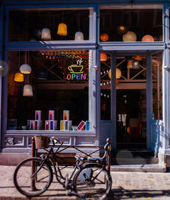 Insegna al Neon "Coffee Open"