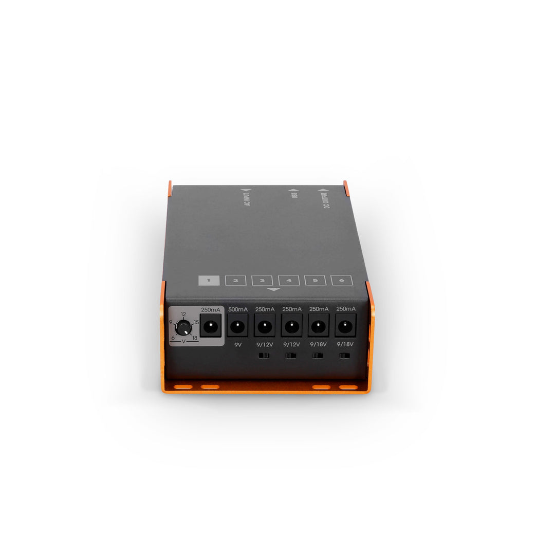 Palmer PWT 06 IEC - Alimentatore universale per pedalboard con USB
