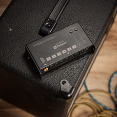 Palmer PWT 08 MK2 - Alimentatore universale per pedalboard con 8 uscite