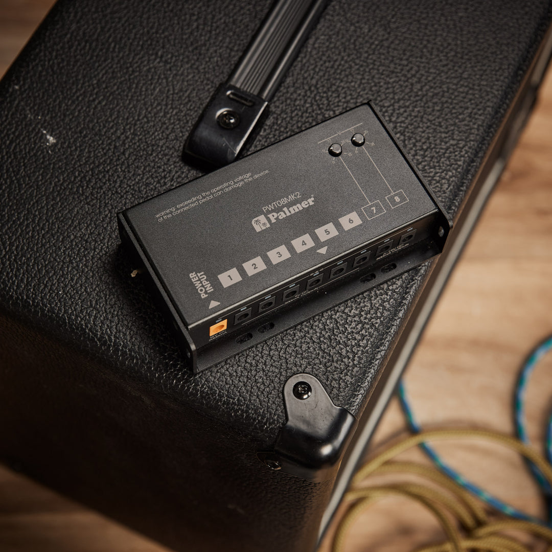 Palmer PWT 08 MK2 - Alimentatore universale per pedalboard con 8 uscite