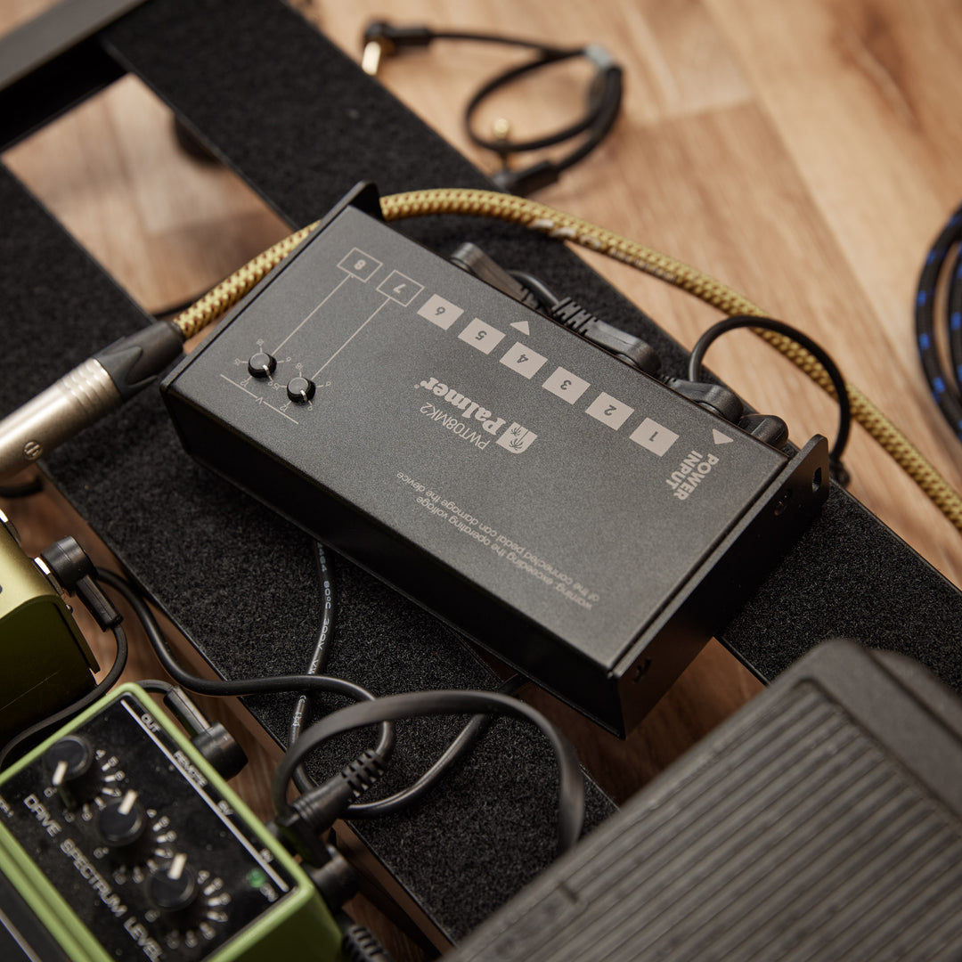 Palmer PWT 08 MK2 - Alimentatore universale per pedalboard con 8 uscite