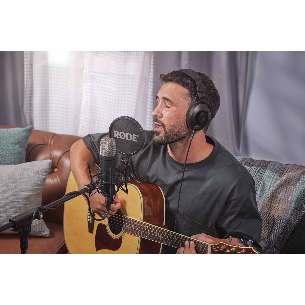 RØDE NT1 Signature Series Studio Microphone (Pink)
